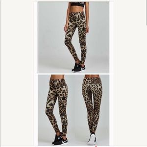 Noli Ace Leopard Print Star Yoga Athletic Leggings
